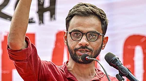 नोम चोम्सकी, मीरा नायर, सलमान रुश्दी और अमिताव घोष समेत 200 जानी-मानी हस्तियों ने की उमर खालिद की रिहाई की मांग