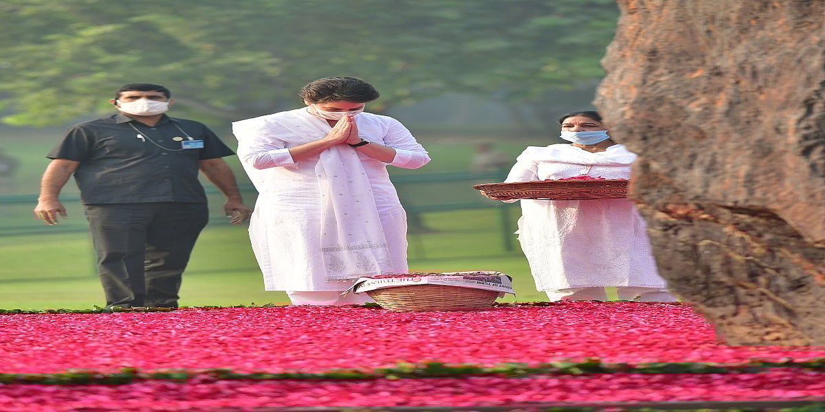इंदिरा गांधी की पुण्यतिथि: राहुल गांधी ने दादी को श्लोक के जरिए किया याद तो प्रियंका ने शक्ति स्थल जाकर किया नमन