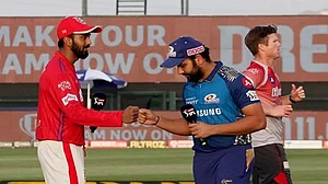 IPL 13: मुंबई-पंजाब के बीच आज होगी कांटे की टक्कर! 'तूफानी गेल' बन सकता है MI के हार का कारण?