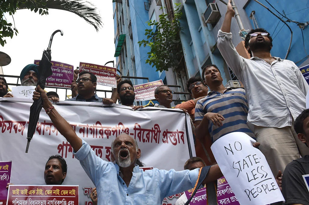 फिर निकल आया एनआरसी का जिन्न, अगर नहीं है रजिस्टर में नाम तो चुनाव लड़ना तो दूर, वोट तक नहीं दे पाएंगे