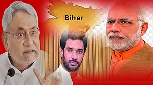 बिहार में 'ऑपरेशन लोटस' के चक्रव्यूह में फंसे नीतीश कुमार, चिराग के कंधे पर रखकर बंदूक चला दी बीजेपी ने