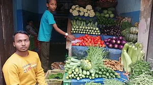 ग्राउंड रिपोर्टः ‘बवाली’ हो गईं बाजार में सब्जी की कीमतें, दाम को लेकर मारपीट के बन रहे हालात