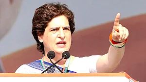 हाथरस कांड पर प्रियंका गांधी का सवाल- गंभीर आरोपों के बावजूद डीएम पर अब तक कार्रवाई क्यों नहीं, कौन बचा रहा?