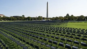 नए साल में और कहर मचाएगा कोरोना, मरने वालों की संख्या 1 फरवरी तक 4 लाख तक पहुंचने का अनुमान