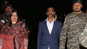 'भारत आज रात 9 बजे पाक पर हमला कर देगा, यह सुनते ही कांपने लगे थे पाक आर्मी चीफ बाजवा, छूट गए थे पसीने'