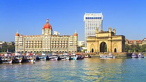 मुंबई में बड़े आतंकी हमले की आशंका, हाई अलर्ट जारी, ड्रोन उड़ाने पर पाबंदी