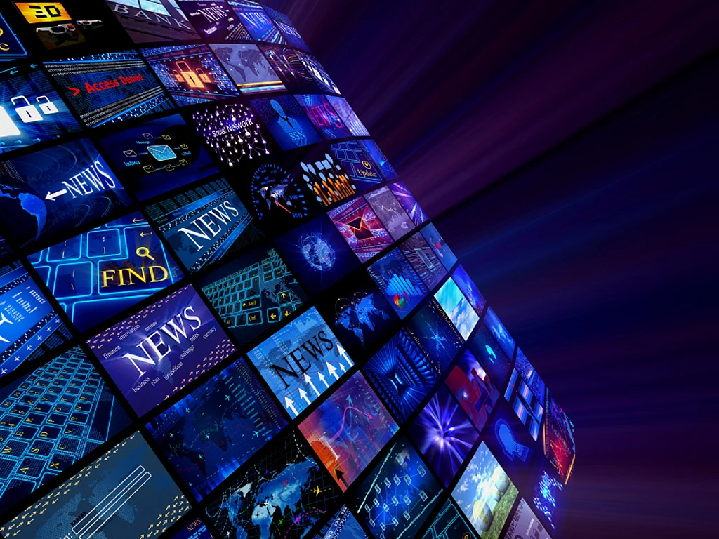 आशुतोष का लेख: सत्ता के हाथों का खिलौना बना मीडिया, समाज को बांटकर बना रहा है हिंसक