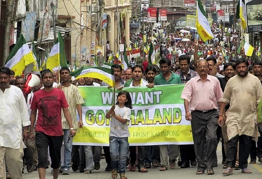 क्या अब पश्चिम बंगाल के विभाजन की तैयारी में है मोदी सरकार? केंद्र की बैठक से फिर उभरा गोरखालैंड विवाद