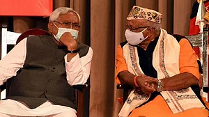 बिहार में सरकार गठन के बाद हुई पहली कैबिनेट बैठक, मंत्रियों के विभागों का हुआ बंटवारा, जानें किसे क्या मिला