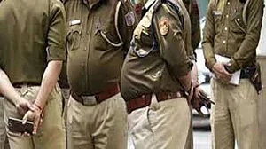 थानों के नोटिस बोर्ड पर लगाई जाएंगी भ्रष्ट पुलिसकर्मियों की तस्वीरें, सोशल मीडिया पर भी साझा करेंगे अधिकारी