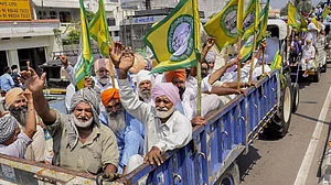 किसानों ने अमित शाह का प्रस्ताव ठुकराया, बुराड़ी ग्राउंड जाने से भी इनकार, जानें बैठक में क्या हुआ फैसला