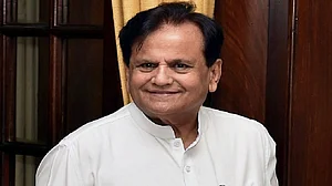 अहमद पटेल के निधन पर सोनिया गांधी बोलीं- मैंने एक कॉमरेड, सहकर्मी और दोस्त खो दिया