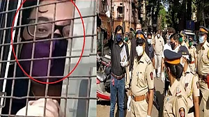 रिपब्लिक टीवी के संपादक अर्नब गोस्वामी गिरफ्तार, अर्नब का दावा- अरेस्ट करने आए थे एनकाउंटर स्पेशलिस्ट, ये है मामला