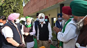 पंजाब के किसानों का बड़ा फैसला, सभी ट्रेनों के लिए रेल ट्रैक छोड़ने का ऐलान, केंद्र को 15 दिन की मोहलत