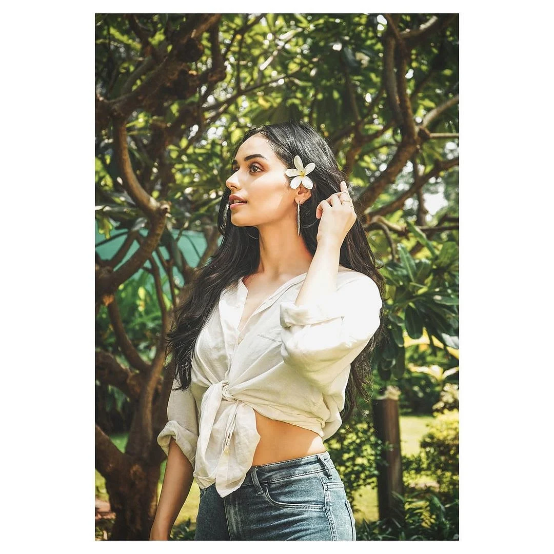 सिनेजीवन: अपनी परवरिश को लेकर प्रियंका ने खोले राज और बॉबी देओल 'आश्रम' के तीसरे सीजन का कर रहे इंतजार