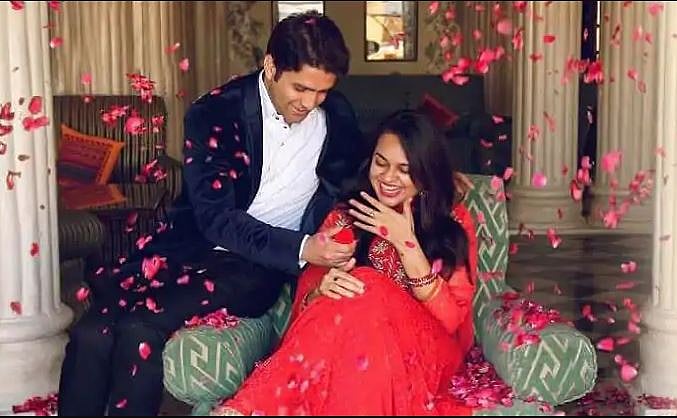 IAS टॉपर रहे टीना डाबी और अतहर आमिर की शादी टूटी, दोनों ने लगाई तलाक की अर्जी