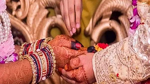 कोरोना के कारण पाबंदियों का दौरा शुरू, नोएडा में भी शादी समारोह सिर्फ 100 लोगों को ही शामिल होने की इजाजत