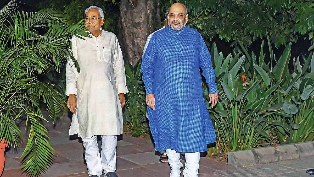 ज्यादा सीटें-एनडीए सरकार, फिर भी बीजेपी की जीत का जश्न नहीं मना रहा बिहार, क्योंकि पिक्चर अभी बाकी है