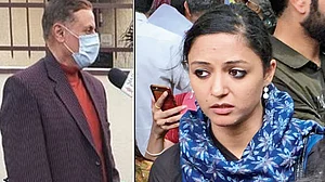 पिता के आरोपों पर शहला राशिद का जवाब- कोर्ट के आदेश पर उन्हें निकाला जा चुका है घर से, एफआईआर भी हुई है दर्ज