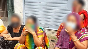 महाराष्ट्र सरकार का बड़ा फैसला, सेक्स वर्कर्स को मिलेगा 5000 रुपए महीना भत्ता, 5 किलो राशन भी मिलेगा