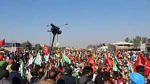 किसान प्रदर्शन से डरी मोदी सरकार! कई वरिष्ठ मंत्री समझाने में जुटे, कहा- मंडियां पहले की तरह ही चलती रहेंगी