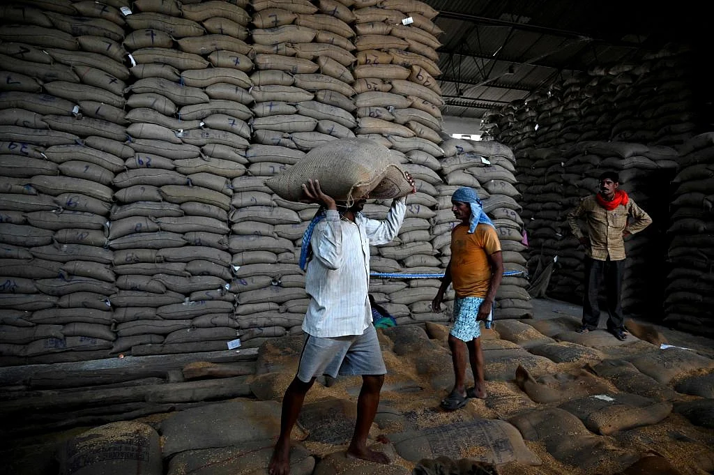 एफसीआई को कर्ज का धीमा जहर और ‘मितरों’
को किराए की गारंटी, कमाल का है मोदी मंत्र