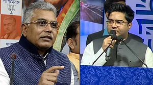 बंगाल बीजेपी नेता ने टीएमसी को बताया टेररिस्ट मेन्युफैक्चरिंग कंपनी, ममता के भतीजे ने दिलीप घोष को कहा- गुंडा