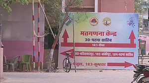 बिहार में वोटों की गिनती आज, बनेगी महागठबंधन की सरकार या किसी और के सिर होगा ताज