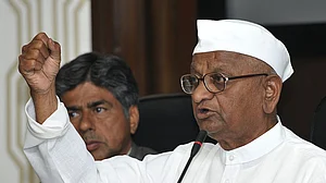 किसानों के समर्थन में उतरे अन्ना हजारे, केंद्र को चेतावनी देते हुए कहा- ये मेरी जिंदगी का आखिरी अनशन होगा