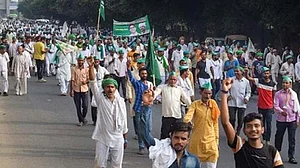 नवजीवन बुलेटिन: बड़ी संख्या में दिल्ली कूच की तैयारी में किसान और फिल्म सिटी को लेकर शिवसेना का योगी पर वार