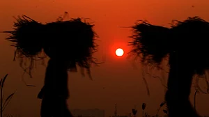खरी-खरी: आशा, निराशा और संघर्षों वाला होगा नववर्ष