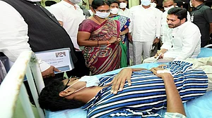 आंध्र प्रदेश में रहस्यमयी बीमारी का खौफ, एक की मौत, 340 अस्पताल में भर्ती, देखने पहुंचे मुख्यमंत्री