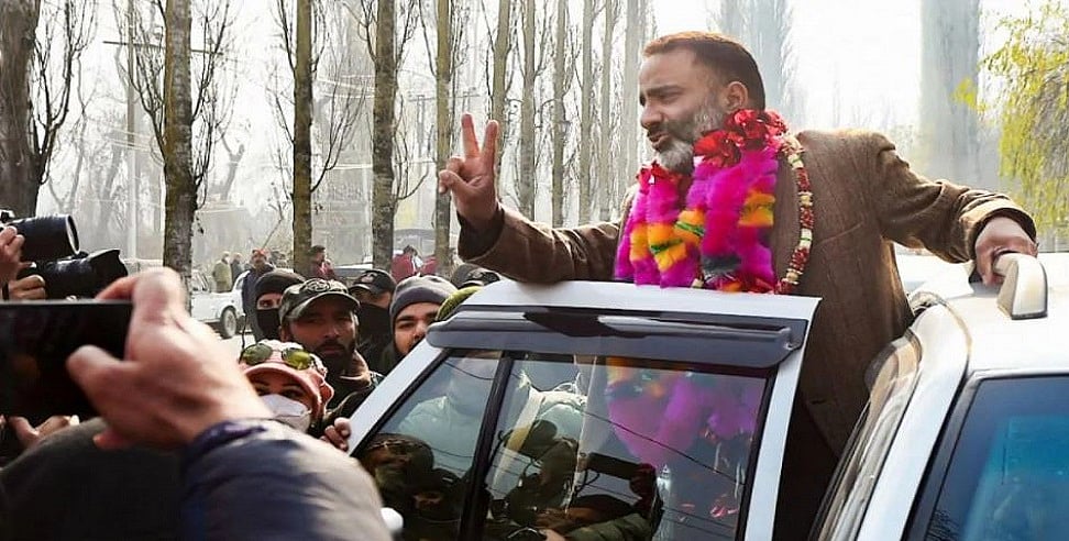 जम्मू-कश्मीर DDC चुनाव रिजल्ट: गुपकार गठबंधन को 101 सीटों पर मिली जीत, 75 पर BJP, 25 सीटों पर कांग्रेस जीती