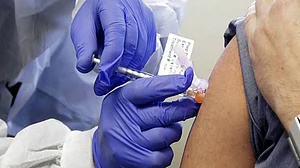 कोरोना टीका देने में लगेगा 30 मिनट, केंद्र में होंगे तीन अलग-अलग कमरे, जानें वैक्सीनेशन से जुड़ी पूरी प्रक्रिया