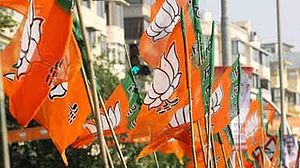 अभी अपने यहां कई बातें हिटलर शासन से मिलती-जुलती हैं, यकीन नहीं हो तो इन बातों पर जरा गौर कीजिए