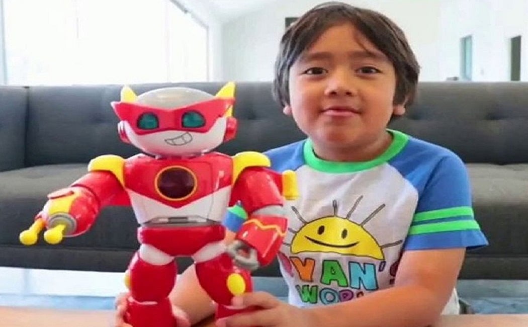 वीडियो: 2020 में इस YouTuber ने कमाए सबसे ज्‍यादा रुपये, उम्र और कमाई जानकर रह जाएंगे  हैरान  