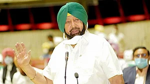 अमरिंदर सिंह ने राहुल गांधी के वॉक आउट को बताया सही, कहा- रक्षा समिति में वर्दी-बटन पर चर्चा से हैरान