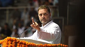 देश में सिर्फ नवंबर महीने में गई 35 लाख लोगों की नौकरी, राहुल गांधी बोले- यही तो है मोदी सरकार