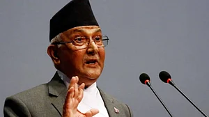 दुनिया की 5 बड़ी खबरें: नेपाल में राजनीतिक उथल-पुथल के बीच संसद भंग और काबुल में बड़ा धमाका, 9 की मौत