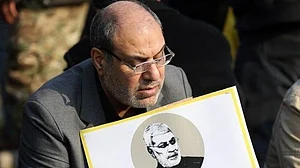 दुनिया की 5 बड़ी खबरें: ट्रंप के खिलाफ जारी हुआ वारंट और आस्ट्रेलिया के ब्रिसबेन में 3 दिवसीय लॉकडाउन