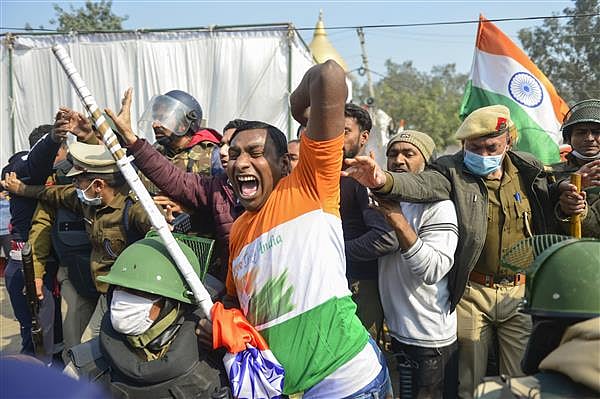 विष्णु नागर का व्यंग्यः हिन्दूवादी अधिकृत राष्ट्रवादी घोषित, विरोध दूर, भड़काने का आरोप भी नहीं लगा सकता कोई!