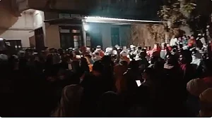 राकेश टिकैत के रोने से किसानों में रोष, घर पर उमड़ा जनसमूह, कल मुजफ्फरनगर में महापंचायत