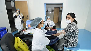 आज से पूरे भारत में कोरोना के खिलाफ जंग का आगाज, दुनिया के सबसे बड़े वैक्सीनेशन अभियान के लिए देश तैयार