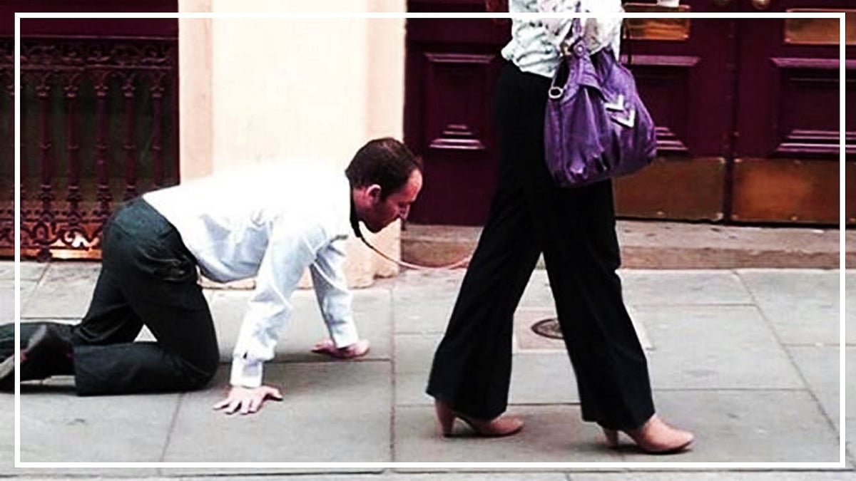 वीडियो: पति के गले में पट्टा डाल कुत्ते की तरह ले जा रही थी महिला! सच्चाई जानकर पुलिस के भी उड़े होश