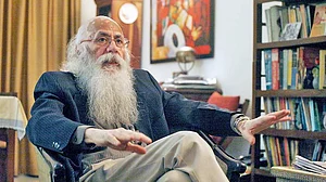 देश की अर्थव्यवस्था खाएगी 25 फीसदी का गोता, अगले साल उत्पादन भी रहेगा कम: प्रोफेसर अरुण कुमार