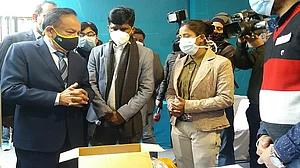 देश वासियों के लिए बड़ी खुशखबरी! देशभर में फ्री में दी जाएगी कोरोना वैक्सीन, केंद्रीय स्वास्थ्य मंत्री का ऐलान