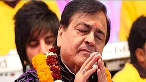 सिनेजीवन: नहीं रहे भजन सम्राट नरेंद्र चंचल और 'द व्हाइट टाइगर' की रिलीज को दिल्ली HC ने दी हरी झंडी