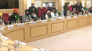 किसान आंदोलनः बेनतीजा रही आज की भी बैठक, सरकार और किसान नेताओं के बीच हुई गर्मागरम बहस