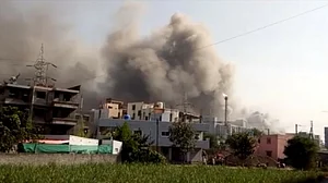 कोविशील्ड बनाने वाले सीरम इंस्टीट्यूट के प्लांट में भीषण आग, वैक्सीन उत्पादन पूरी तरह सुरक्षित होने का दावा