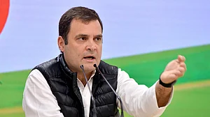 किसान ट्रैक्टर परेड में हंगामे पर बोले राहुल गांधी- हिंसा समस्या का हल नहीं, देशहित में वापस हों कानून